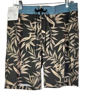 Goodfellow And Co Men’s Board Shorts 4- Way Stretch  8.5 Inseam Size 30